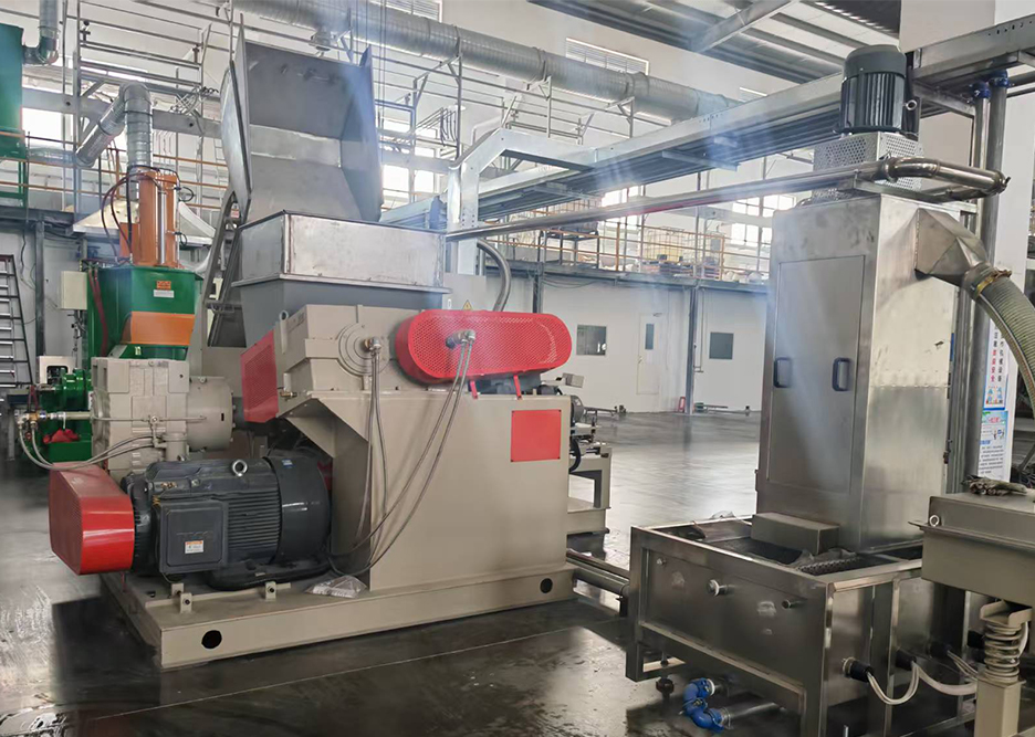 低烟无卤造粒机客户生产现场